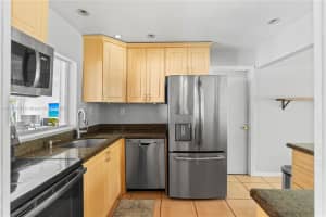 6121 NW 45th Ave, Fort Lauderdale, FL 33319 - MLS#A11851871