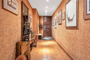 15548 Braemar Ct, Miami Lakes