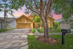 11575 S Quayside Dr, Cooper City