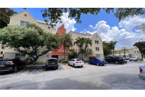 8323 Lake Dr 406 Doral, FL 33166 - MLS#A11851996