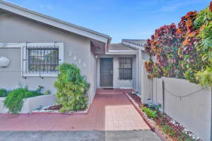 2415 Sw 99th Pl N Miami, FL 33165 - MLS#A11852001