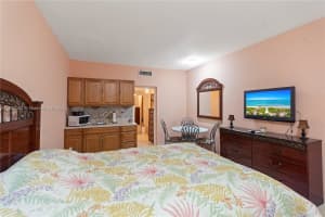 26 Diplomat Pkwy 2356 Hallandale Beach, FL 33009 - MLS#A11852062