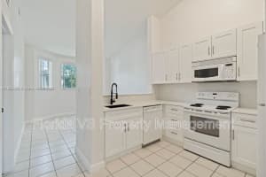 MLS# A11852096, Homestead, Florida 33035