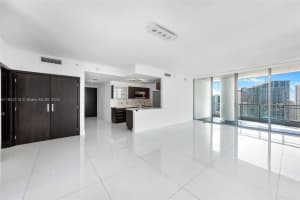 90 Sw 3rd St 4009, Miami