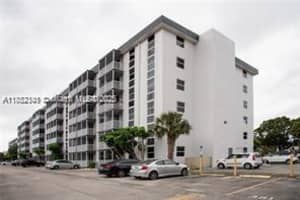 16950 W Dixie Hwy A230 Hwy 230, North Miami Beach