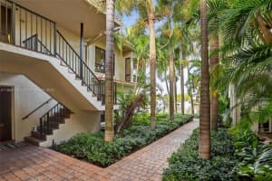325 Sunset Dr B Fort Lauderdale, FL 33301 - MLS#A11852166