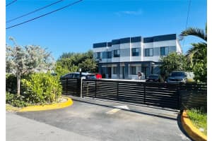 309 NW 7th Ct 2, Hallandale Beach, FL 33009 - MLS#A11852171