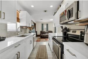 1417 Sw 41st Ave Fort Lauderdale, FL 33317 - MLS#A11852173