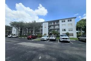 1401 Sw 135th Ter 213h, Pembroke Pines