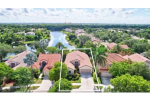 372 Cameron Dr, Weston, FL 33326 - MLS#A11852250
