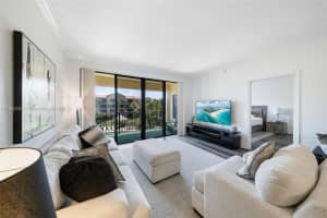 800 Uno Lago Dr 301, Juno Beach