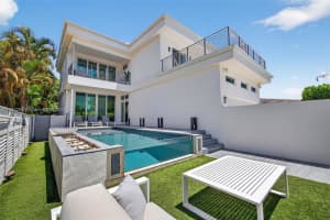 1243 Washington St Hollywood, FL 33019 - MLS#A11852280