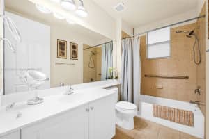 3500 Oaks Clubhouse Dr 101 Pompano Beach, FL 33069 - MLS#A11852330