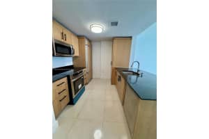 10275 Collins Ave 316, Bal Harbour