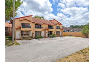 10194 Sw 77th Ct, Miami