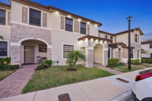 9925 Sw 228th Ter, Miami