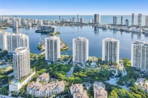 3000 Island Blvd 505, Aventura