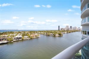 20201 E Country Club Dr 1404, Aventura