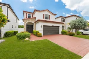 10488 W 35th Way, Hialeah