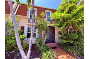 1001 Three Islands Blvd 34, Hallandale Beach