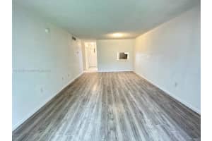 505 Nw 177th St 111, Miami Gardens