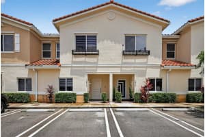 2819 Nw 181st St, Miami Gardens