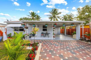 2210 Roosevelt St Hollywood, FL 33020 - MLS#A11852584