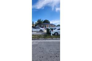 802 E 30th St, Hialeah, FL 33013 - MLS#A11852600