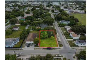 2302 NW 82nd St, Miami, FL 33147 - MLS#A11852610