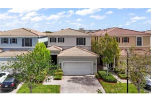 671 Ne 191st Ter, Miami