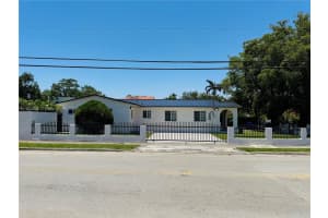1900 Sw 24th St, Miami