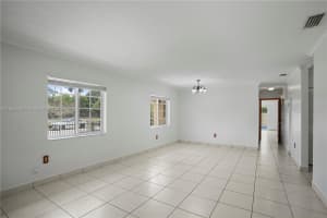 1900 SW 24th St, Miami, FL 33145 - MLS#A11852636