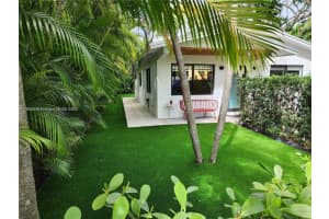 77 Ne 43rd St, Miami