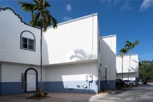 2927 SW 18 th Terrace, Fort Lauderdale, FL 33315 - MLS#A11852676