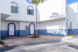 2927 SW 18 th Terrace, Fort Lauderdale, FL 33315 - MLS#A11852676