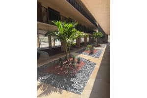8040 Hampton Blvd 512, North Lauderdale