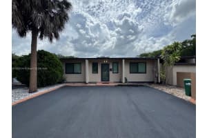 15011 Coconut Ct 15011, Miami Lakes, FL 33014 - MLS#A11852774