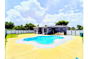 6890 Sw 27 Street, Miami