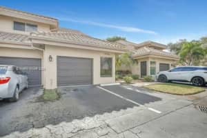 16312 Malibu Dr, Weston