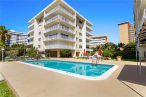 120 Golden Isles Dr 23b, Hallandale Beach