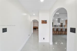 2420 Sw 44th Ter Fort Lauderdale, FL 33317 - MLS#A11852851