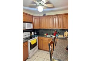 13355 Sw 9th Ct 313h, Pembroke Pines