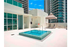 218 SE 14th St 1407, Miami, FL 33131 - MLS#A11852904