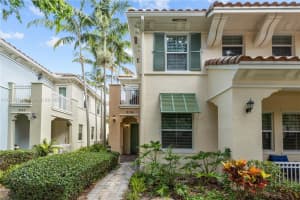 8154 Cascada Isles Dr Cooper City, FL 33024 - Off Market