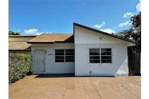 11549 Sw 4th St, Sweetwater