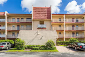 1010 Country Club Dr 405 Margate, FL 33063 - MLS#A11852983