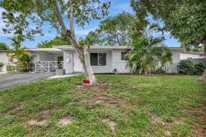 311 SW 68th Ter, Pembroke Pines, FL 33023 - MLS#A11852999