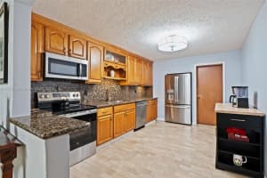 5614 Hope St, Hollywood