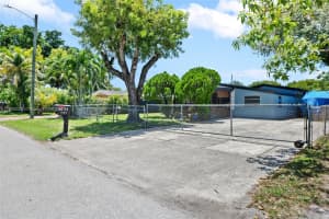 5614 Hope St, Hollywood, FL 33021 - MLS#A11853029