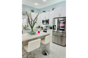 18336 Nw 6th St, Pembroke Pines
